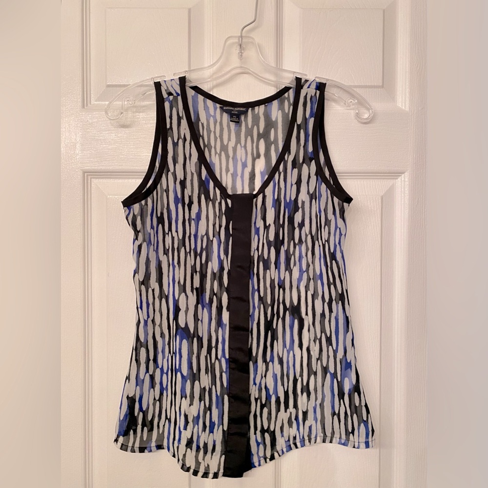 Banana Republic top *GENTLY worn*